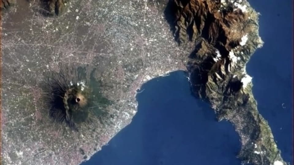 FOTO: https://twitter.com/cmdr_hadfield